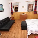 Pupa Διαμέρισμα Ρόβινι
