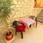 Pupa Διαμέρισμα *