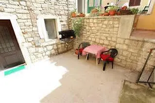 Pupa Ρόβινι