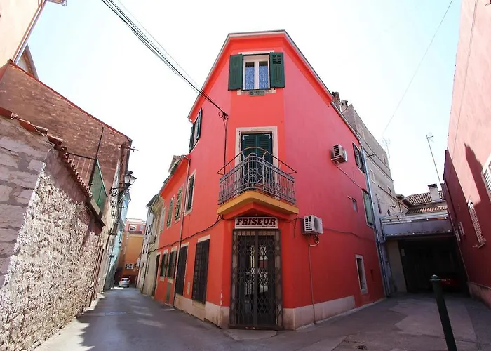 Pupa Διαμέρισμα